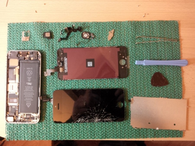 iPhone5 Stripped For Repair